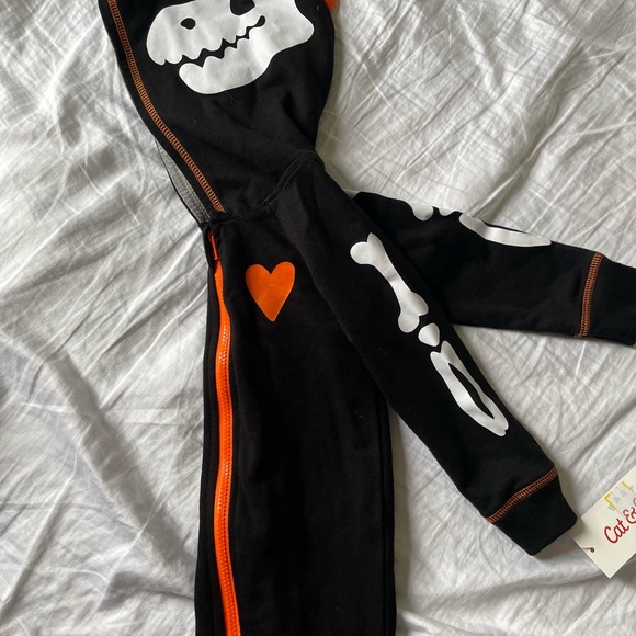Cat & Jack baby dinosaur bones Halloween one piece size 12 months - Picture 2 of 2